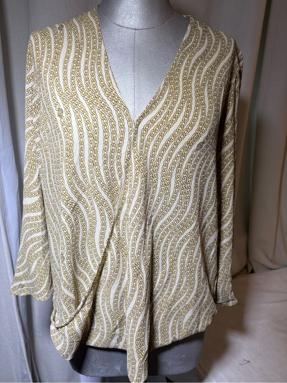 MICHAEL Michael Kors Gold Chain Print Faux Wrap Top L Quiet Luxury 3/4 Sleeve - Picture 2 of 12